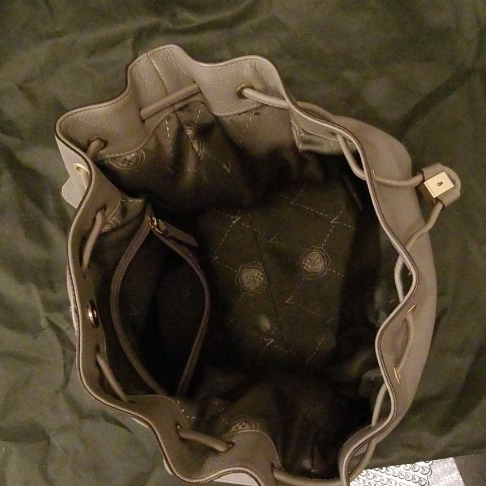 Vince Camuto tote - Picture 4 of 6